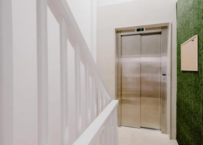 La88 Bayview Iii Apartment *