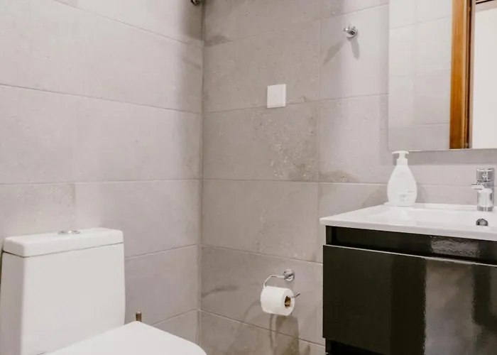 La88 Bayview Iii Apartment *