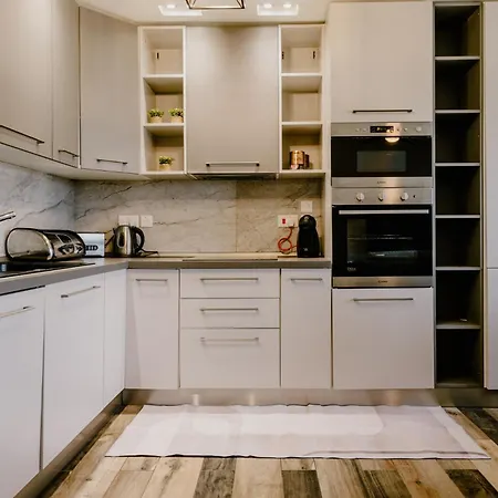 Appartamento La88 Bayview Iii